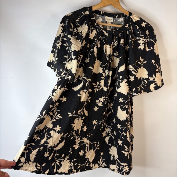 Ava & Viv Tops - Ava & Viv Blouse Women 2X Black Floral Flutter Sleeve Rayon Blend Top